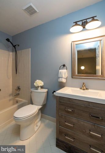 118 Shoal Creek Dr, Blue Bell PA  19422-3250 exterior