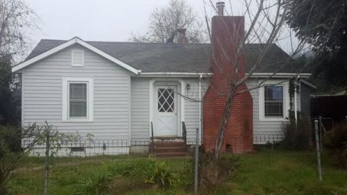 979 Riverview Ln, Garberville, CA 95542-3301