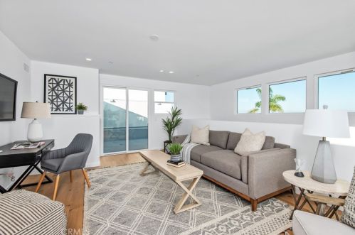 1423 15th St, Manhattan Beach CA  90266-4070 exterior