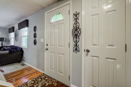 1349 Hartwood Dr, Cincinnati, OH 45240-1229