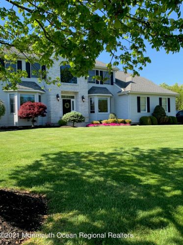 12 Mallard Ln, Tinton Falls, NJ 07712-3279
