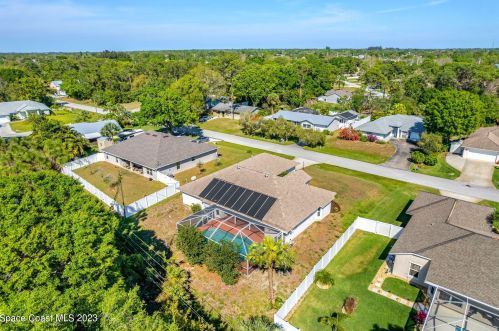 1026 Blossom Dr, Sebastian FL  32958-5110 exterior