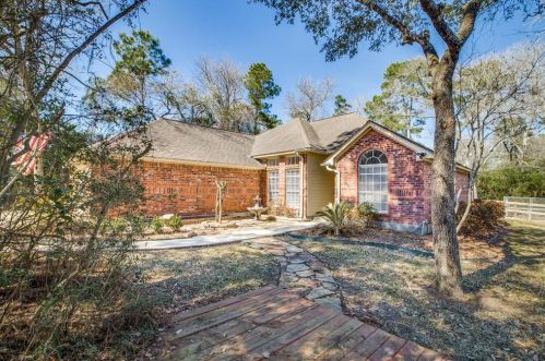 2433 Coachlight Ln, Conroe, TX 77384-3348