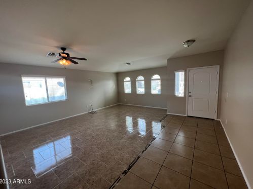 10210 Raymond St, Tolleson AZ  85353-4117 exterior