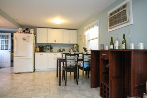 47 High St, East Hampton CT  06424-1077 exterior