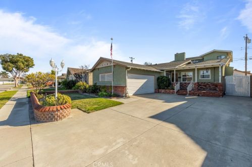 10538 Semora St, Bellflower, CA 90706-7142