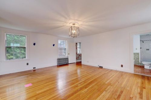 465 Rochambeau Ave, Providence RI 02906-1908 exterior