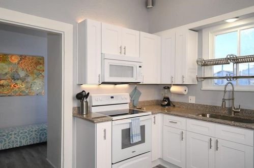 811 10 St, Galveston TX 77550-5118 exterior