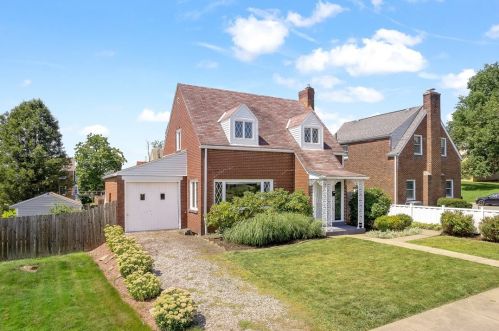 1633 Alcoa Dr, New Kensington, PA 15068-4054