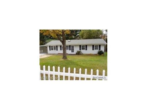 106 Willowbrook Rd, Hendersonville, NC 28792-3052
