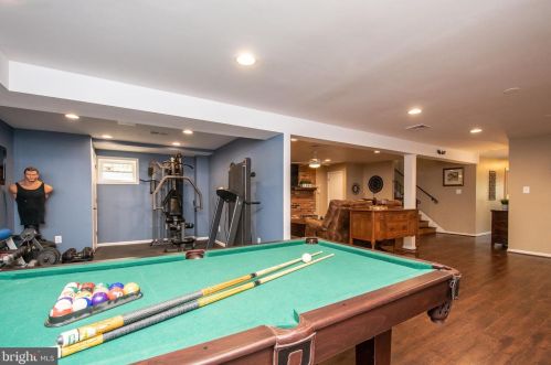 20557 Gleedsville Rd, Leesburg VA 20175-6532 exterior