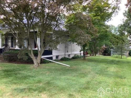 39 Sunset Ave, Old Bridge NJ  08857-1230 exterior
