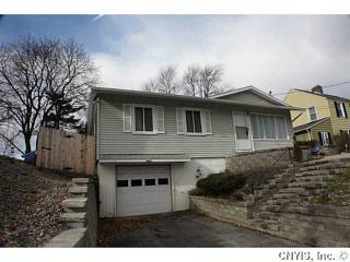 111 Butternut Dr, Syracuse, NY 13214-1801