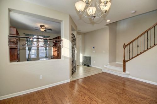 9872 Winkle Cir, Elk Grove CA  95757-6276 exterior