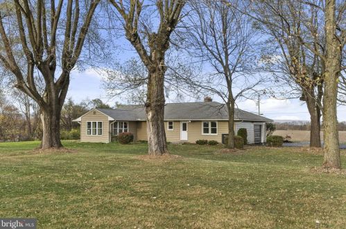 250 Shady Ln, Carlisle PA  17013-1637 exterior