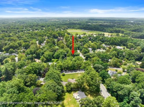 904 Sycamore Ave, Tinton Falls NJ 07724-3132 exterior