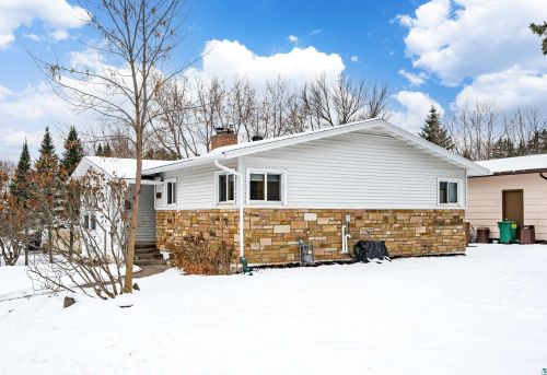 4230 Dodge St, Duluth MN  55804-1448 exterior