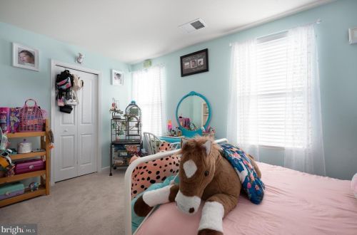 318 Bluecoat St, Dover DE  19901-8862 exterior