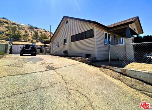 15461 Hesperia Rd, Victorville, CA 92395-3717