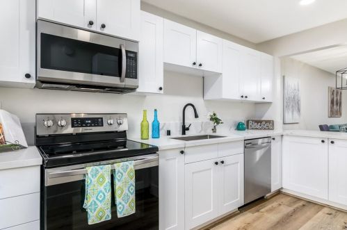 5700 Baltimore Dr, La Mesa, CA 91942-1589