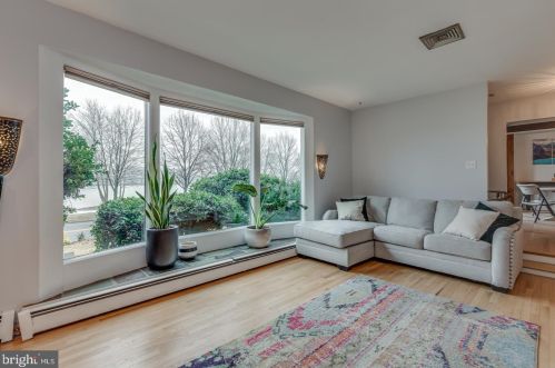 200 Park Dr, Camden NJ  08108-2236 exterior