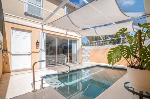 28225 Jeneva Way, Bonita Springs FL  34135-8514 exterior