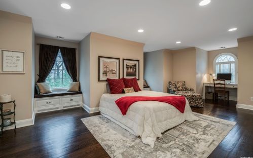 33 Farmstead Ln, Muttontown NY  11545-2601 exterior
