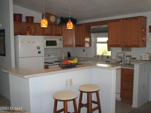 1921 Tilting T Pl, Tucson AZ 85713-6751 exterior