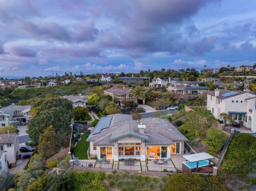1355 Ravean Ct, Encinitas CA  92024-6204 exterior