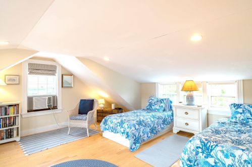 103 Orange St, Nantucket MA 02554-3947 exterior