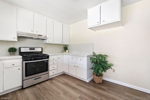 8211 Elston Pl, San Diego CA 92126-2213 exterior