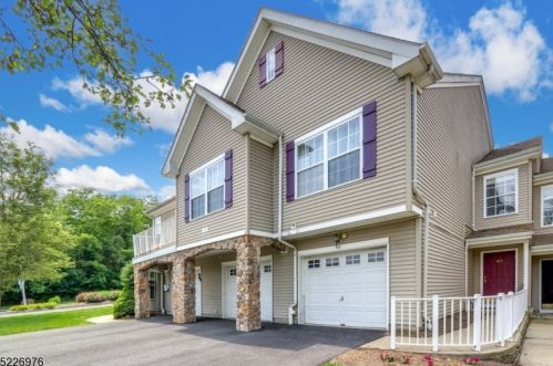 105 Boulder Ridge Dr, Dover, NJ 07869-1644