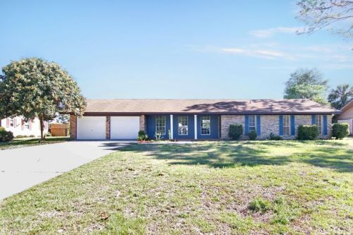 5560 Fairway Dr, Dade City, FL 33523-8921