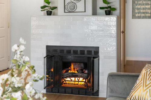 7442 Altiva Pl, Carlsbad CA 92009-6412 exterior