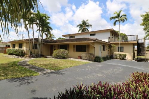 10340 100th Ave, Miami, FL 33176-2839