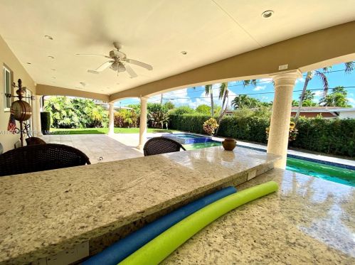 5750 112 Ter, Hialeah FL  33012-2573 exterior