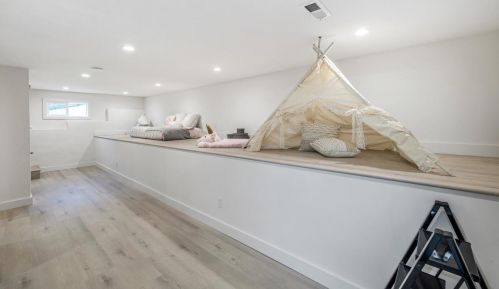 6 Rockford Ave, Daly City CA  94015-4724 exterior