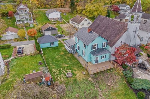 4150 Arnold Ave, New Kensington, PA 15068-2256