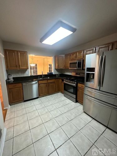 35 Countryside Dr, Princeton NJ  08540-0094 exterior