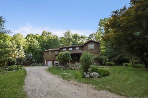 646 Branchville Rd, Ridgefield CT  06877-6128 exterior