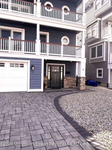 5 Fort Ave, Pelican Island NJ  08751-1512 exterior