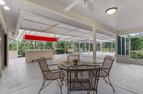 770 Logan Blvd, Naples FL 34116-3909 exterior