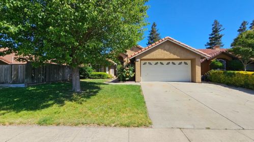 3913 Clydesdale Ln, Riverbank, CA 95367-3133