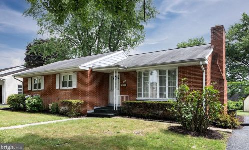 3207 Crest Rd, Harrisburg, PA 17109-1925