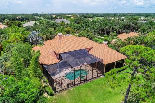 3621 Bay Crk Dr, Bonita Springs FL 34134-1907 exterior