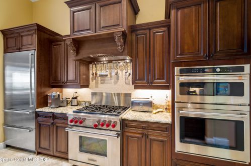 3618 Indian Riv Dr, Cocoa FL 32926-8705 exterior