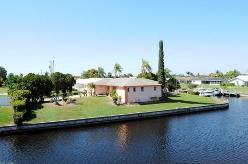 1047 30th Ter, Cape Coral, FL 33904-3951