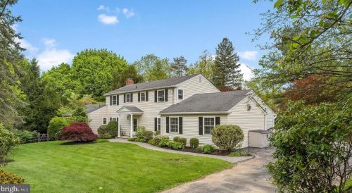 906 Old State Rd, Berwyn, PA 19312-1333