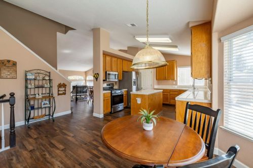 8686 White Peacock Way, Elk Grove CA  95624-3701 exterior