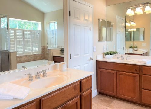 438 Palm Dr, Sanford FL  32771-9502 exterior